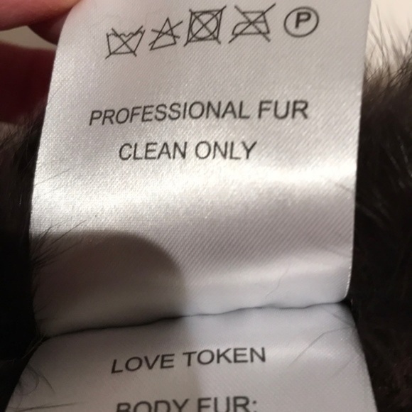 Love Token - ‘Brown/black’ Fur hat with a pom-pom. EUC - Picture 5 of 5